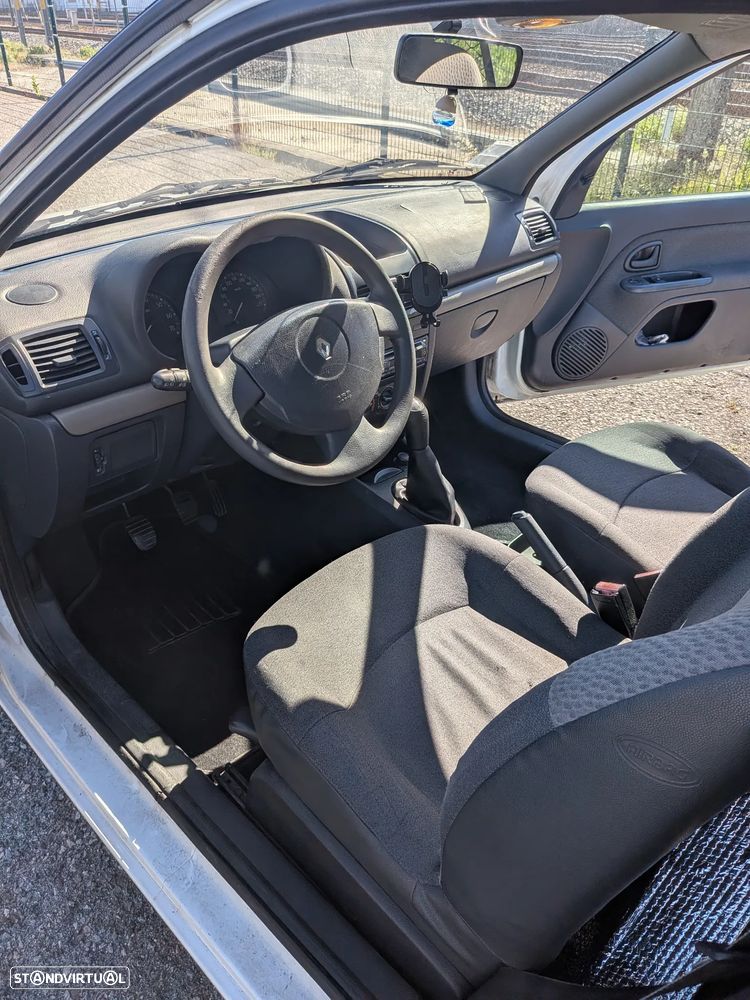 Renault Clio - 9