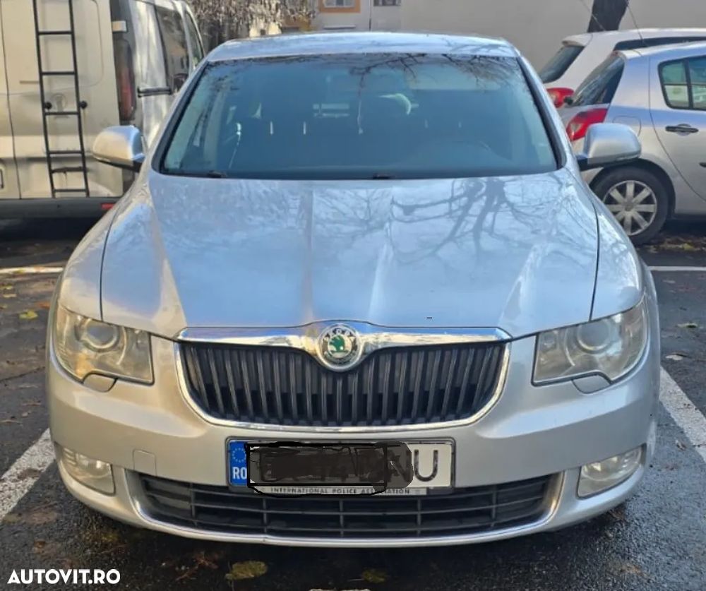 Skoda Superb 2.0 TDI DSG Ambition - 2