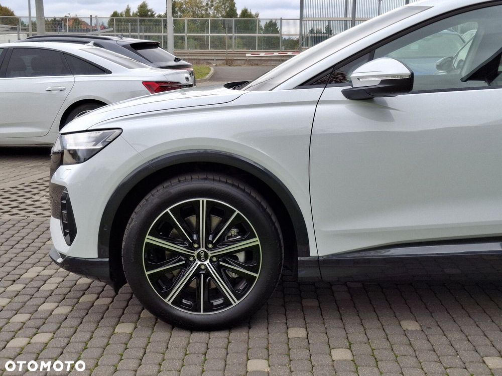 Audi Q4 e-tron - 2