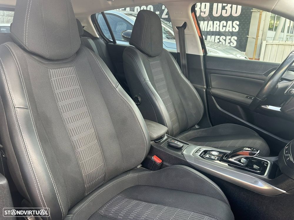 Peugeot 308 1.5 BlueHDi Allure Pack EAT8 - 28