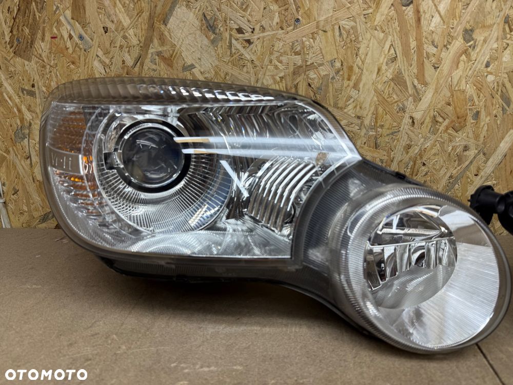LAMPA LEWA PRAWA KOMPLET XENON SKODA YETI 5L1941015B 5L1941016B - 2