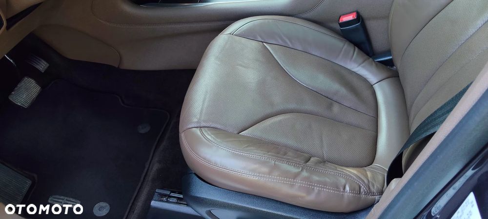Lincoln MKC - 29