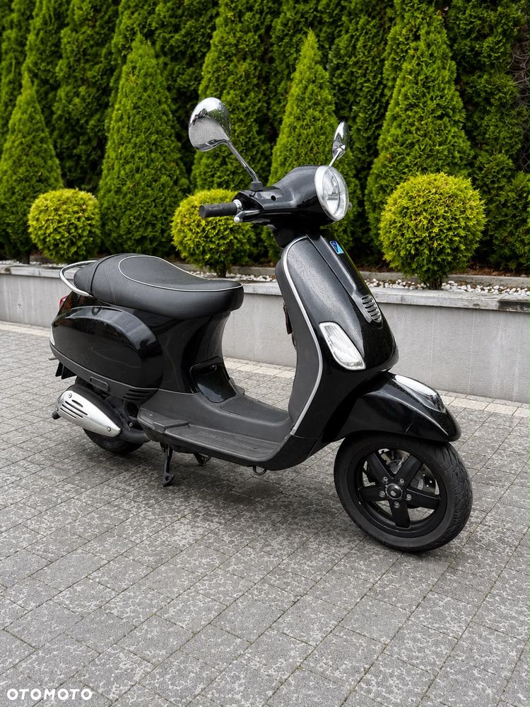 Piaggio Vespa - 2