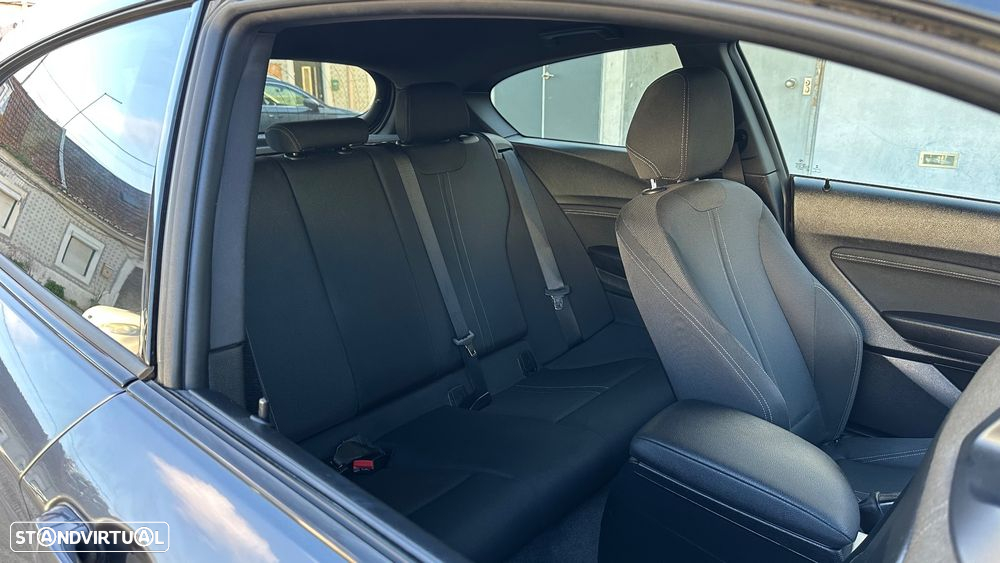 BMW 116 d Pack M - 23