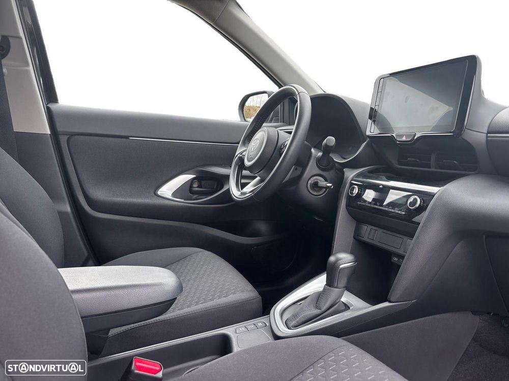 Toyota Yaris Cross 1.5 HDF Comfort Plus - 10