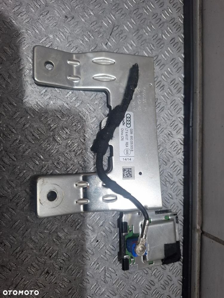 Wzmacniacz anteny GPS Audi A1 2014 rok nr 8X0035503B - 2