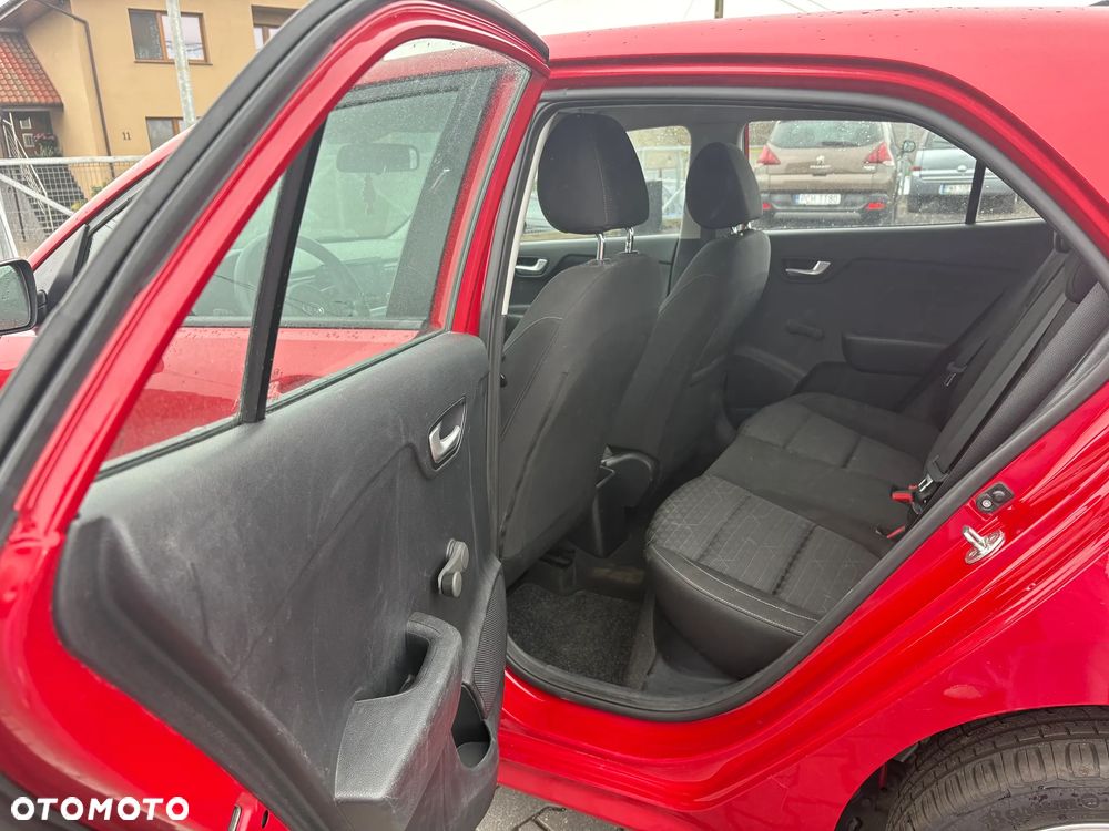 Kia Rio - 10