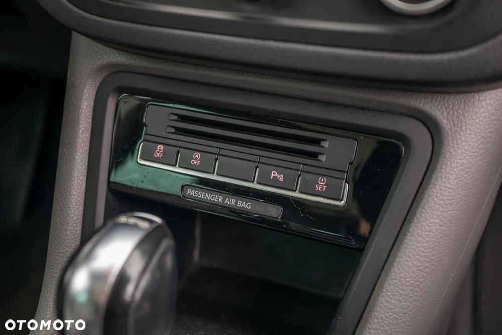 Volkswagen Sharan 2.0 TDI DSG BlueMotion Technology Comfortline - 28