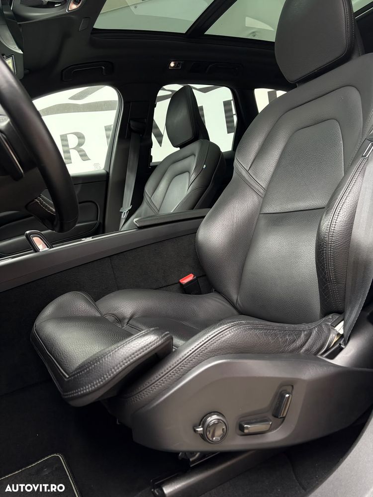 Volvo XC 60 Recharge T8 Twin Engine eAWD R-Design - 4