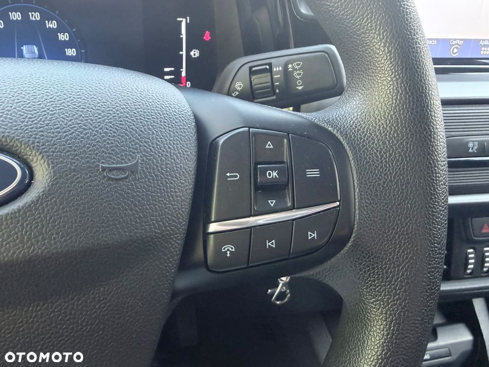 Ford Transit Courier - 31