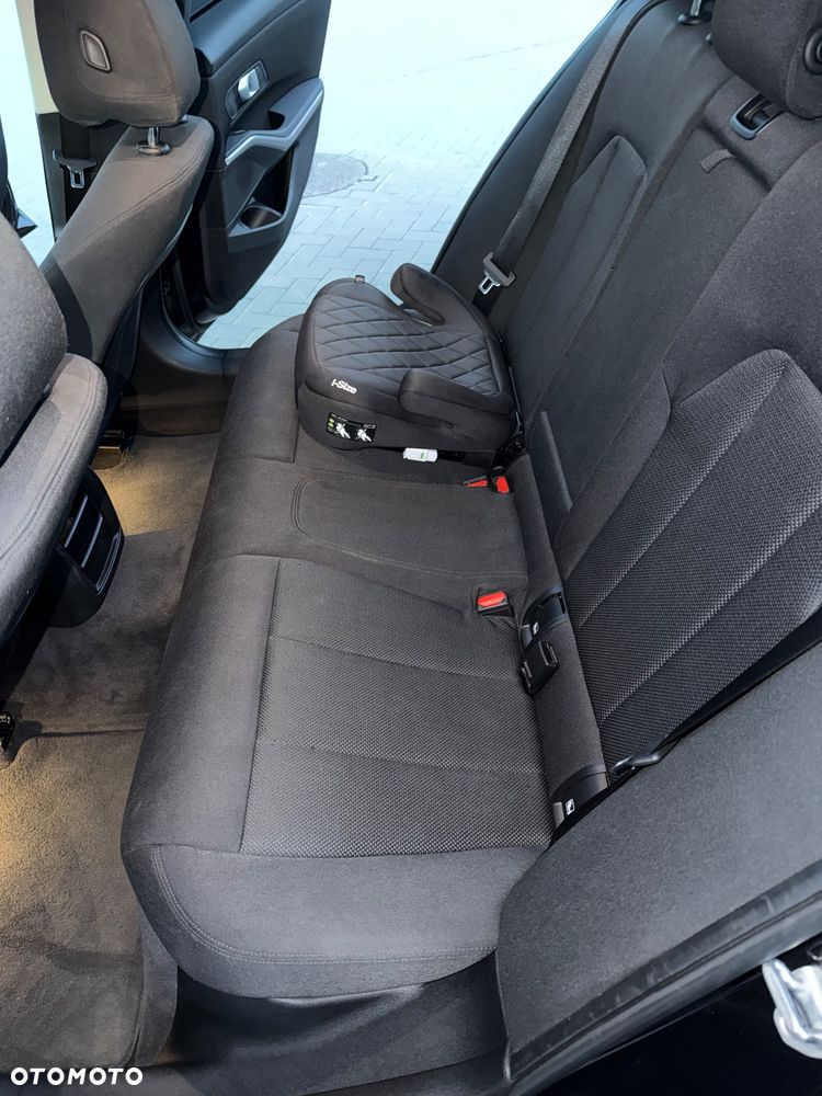 BMW Seria 3 320i - 20