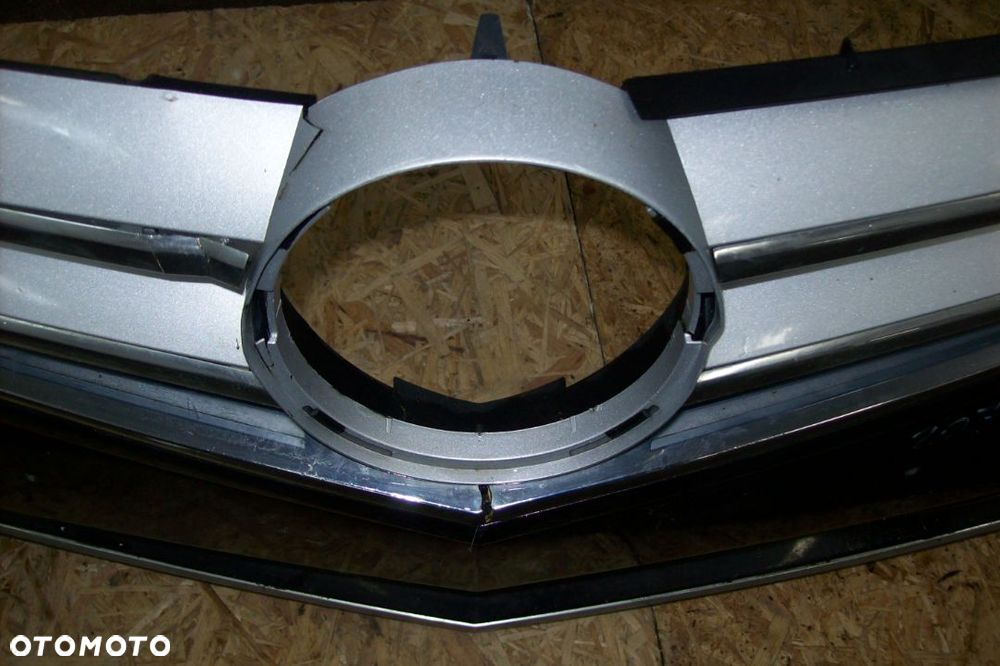 ZDERZAK PRZEDNI MERCEDES E-KLASA W207/C207/CUPE ROK 09 - 7