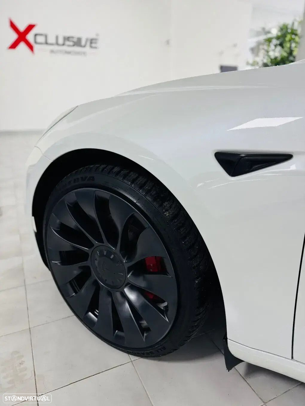 Tesla Model 3 - 3