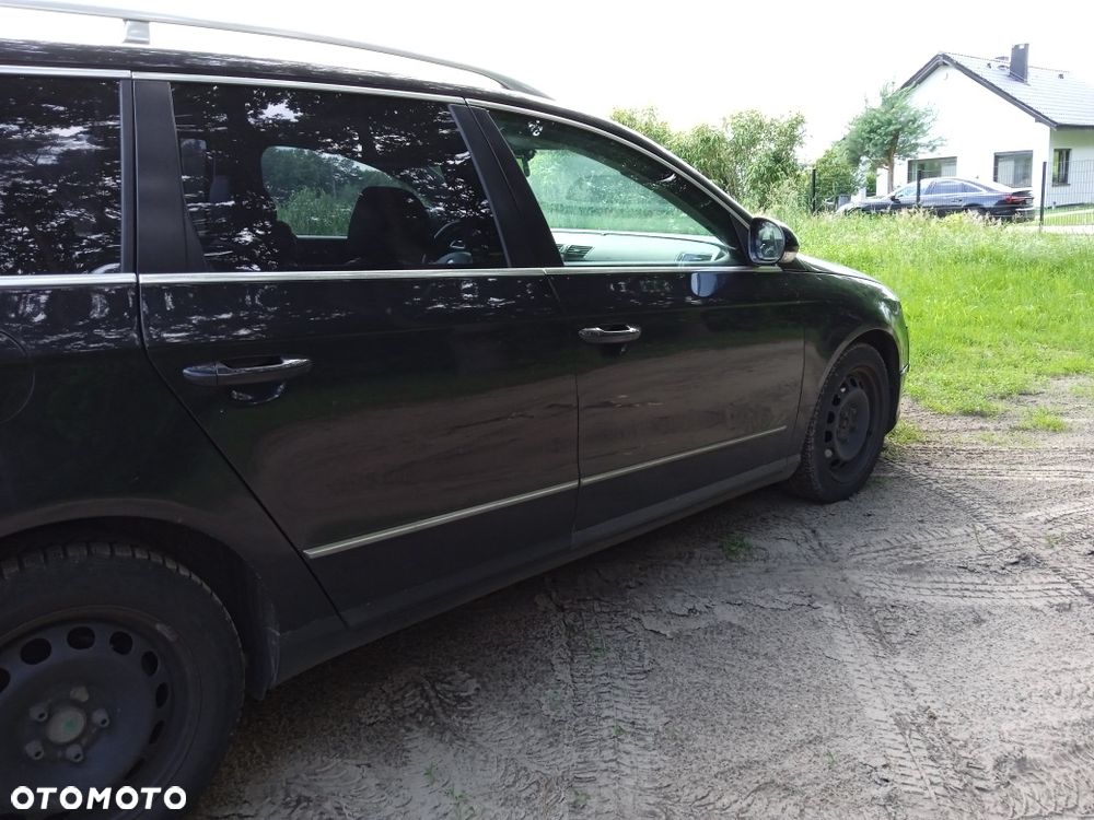 Volkswagen Passat - 4