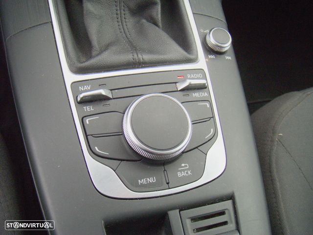 Audi A3 Limousine 1.6 TDI Business Line Attraction Ultra - 18