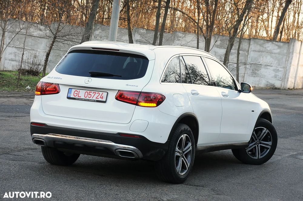 Mercedes-Benz GLC 300 e 4MATIC - 33