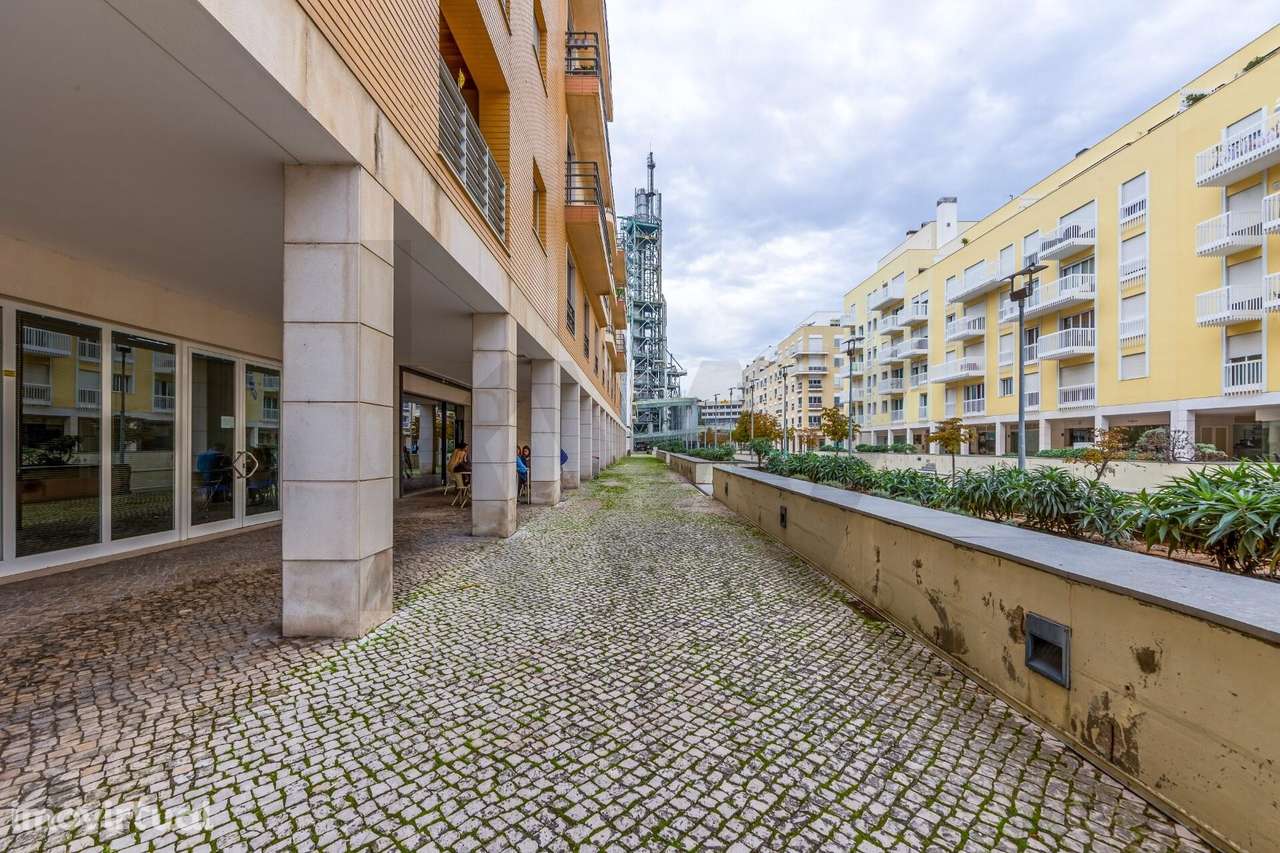 Trespasse de Loja (Clínica atualmente) com Terraço - Parque das Nações - Grande imagem: 3/21