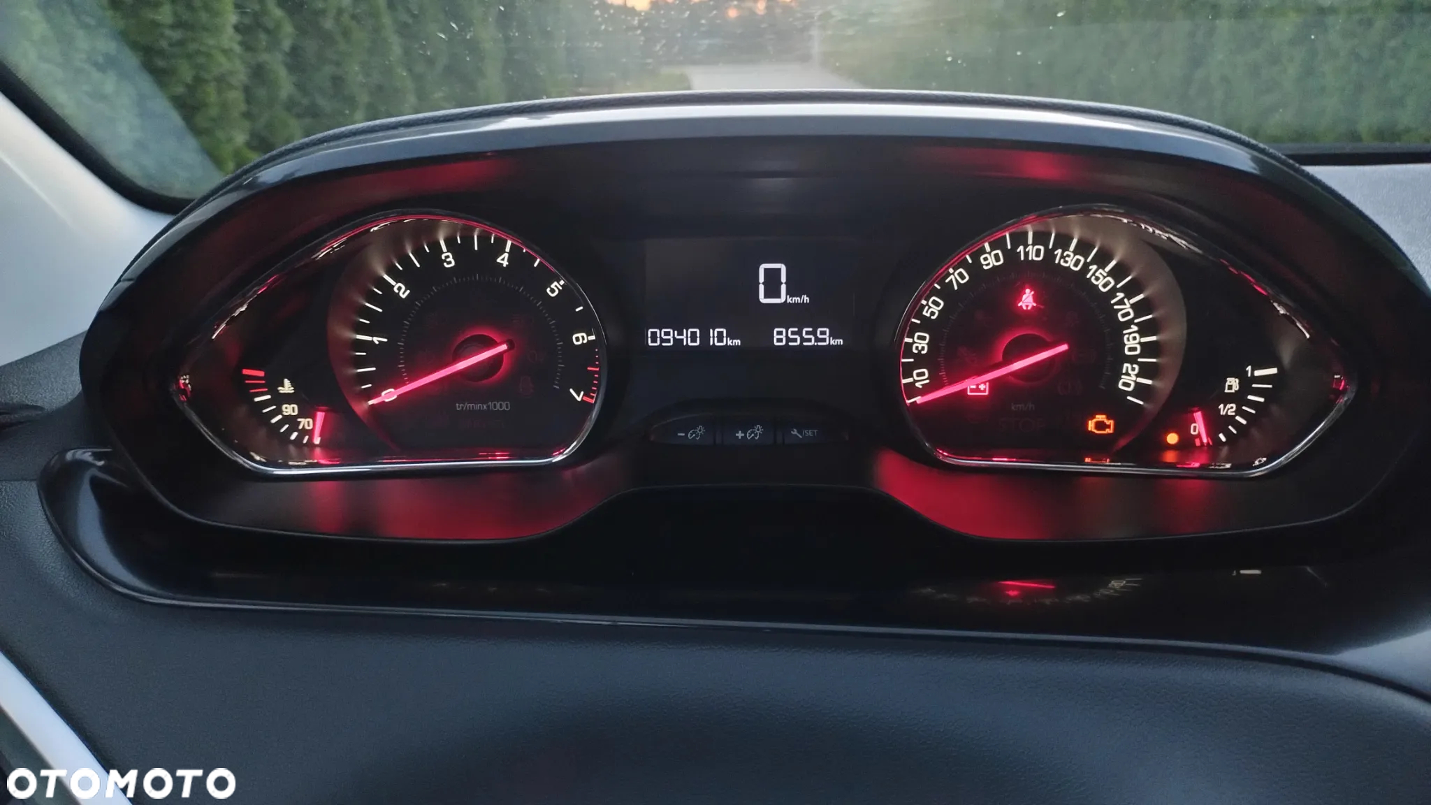 Peugeot 208 - 19