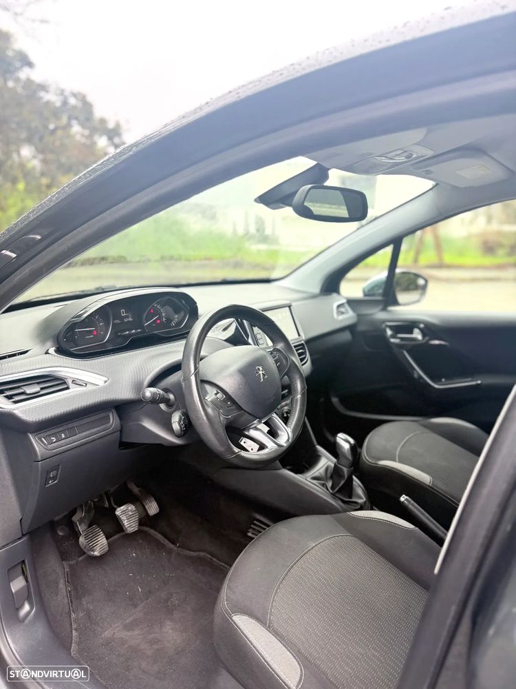 Peugeot 208 1.2 PureTech Style - 16