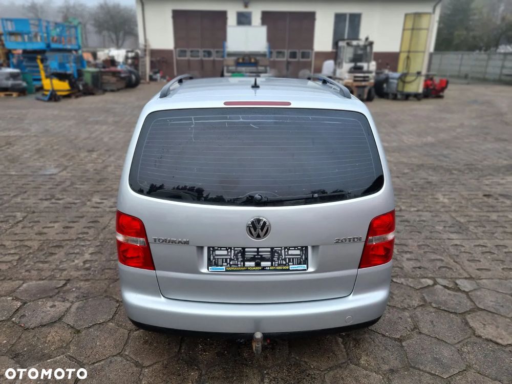 Volkswagen Touran - 5