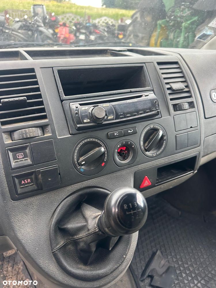 Volkswagen Furgon Blaszak VW Transporter T5 2.5 TDI 131 KM Skrzynia 6 Klima - 10