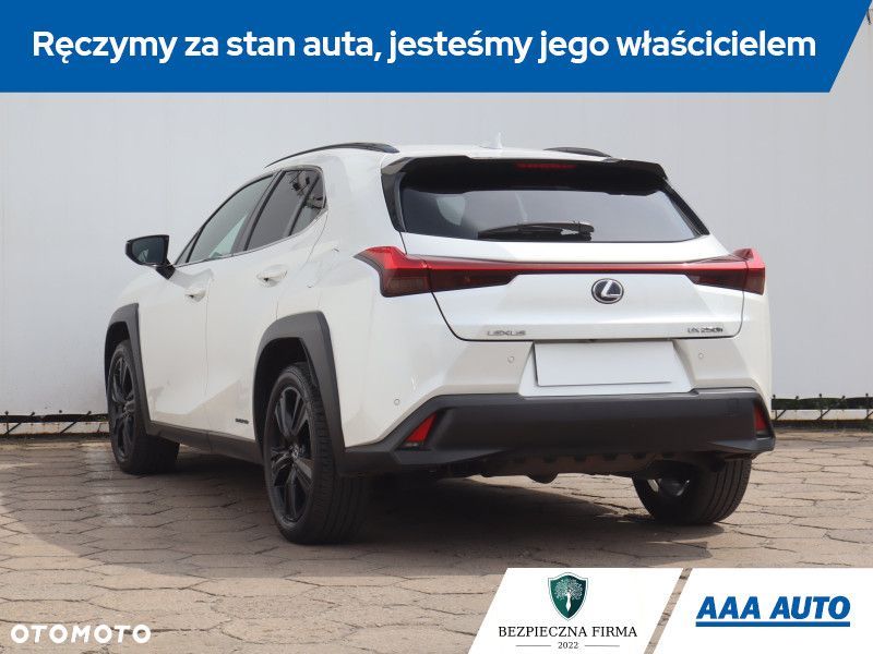 Lexus UX - 6
