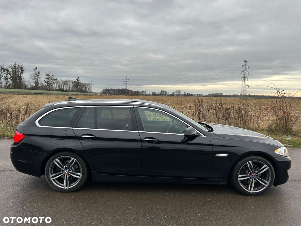 BMW Seria 5 520d Sport-Aut - 13