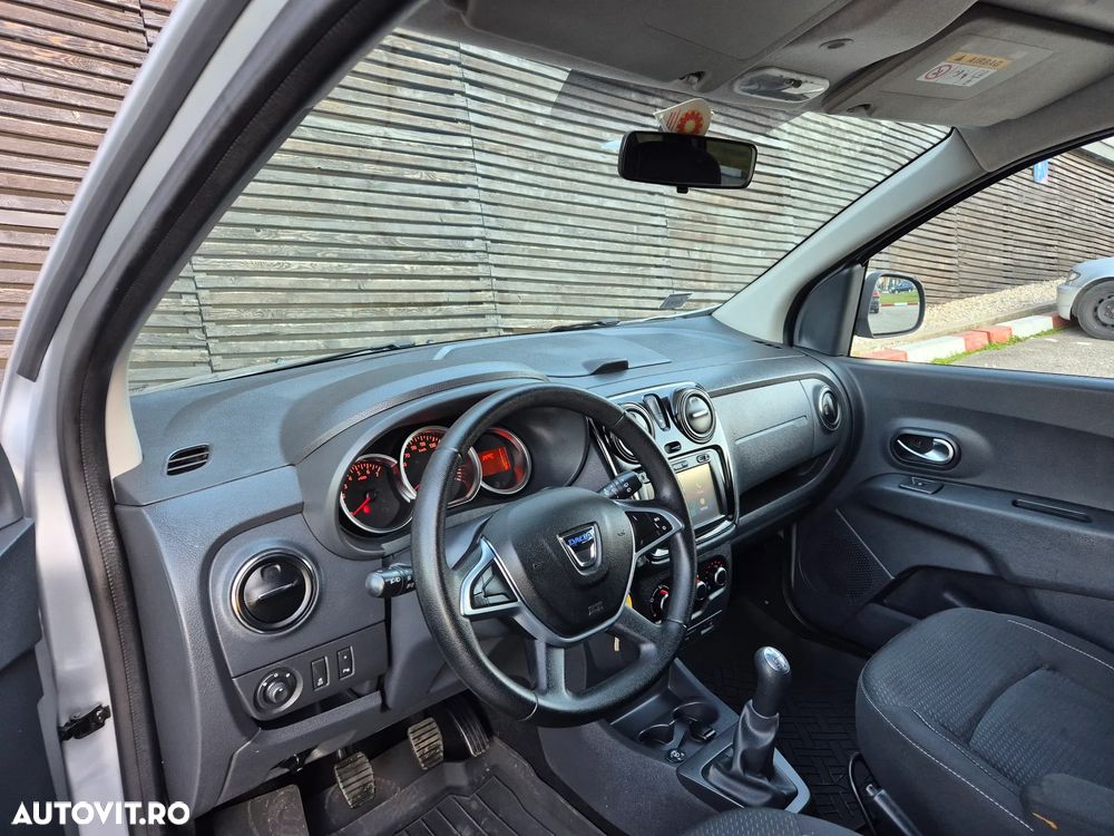 Dacia Lodgy 1.6 MPI 85 Prestige - 3