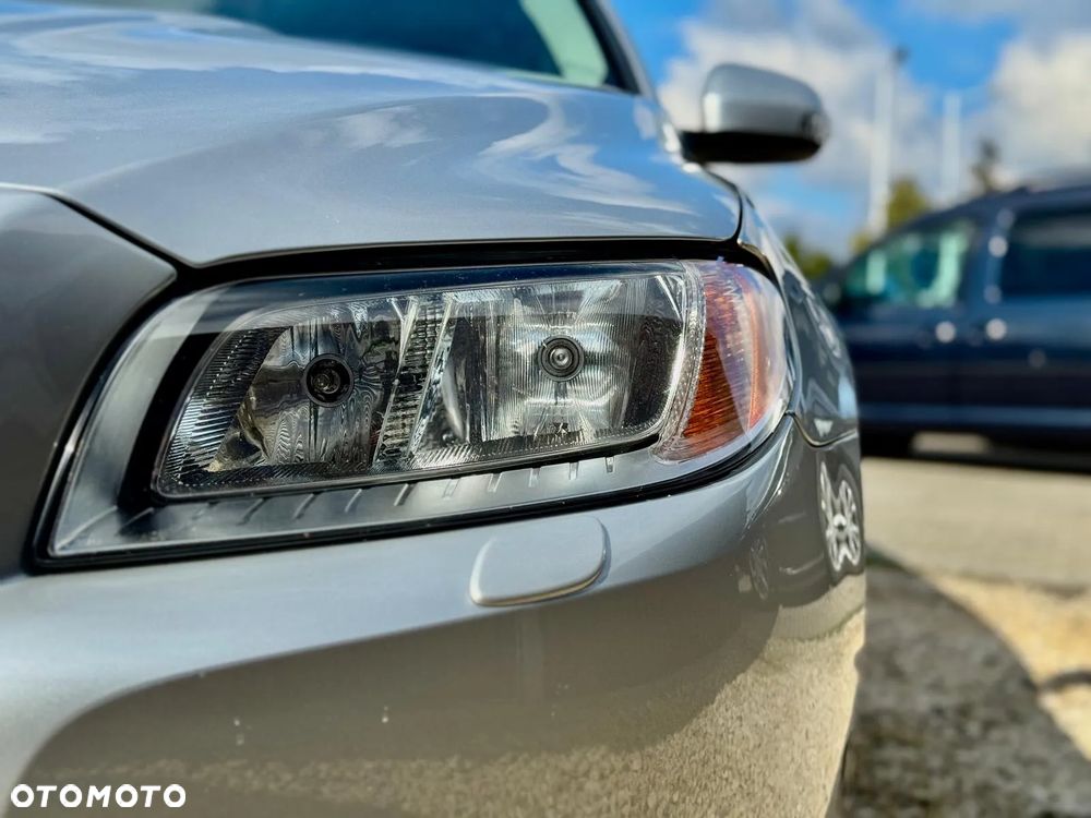 Volvo V70 2.0 Momentum - 11