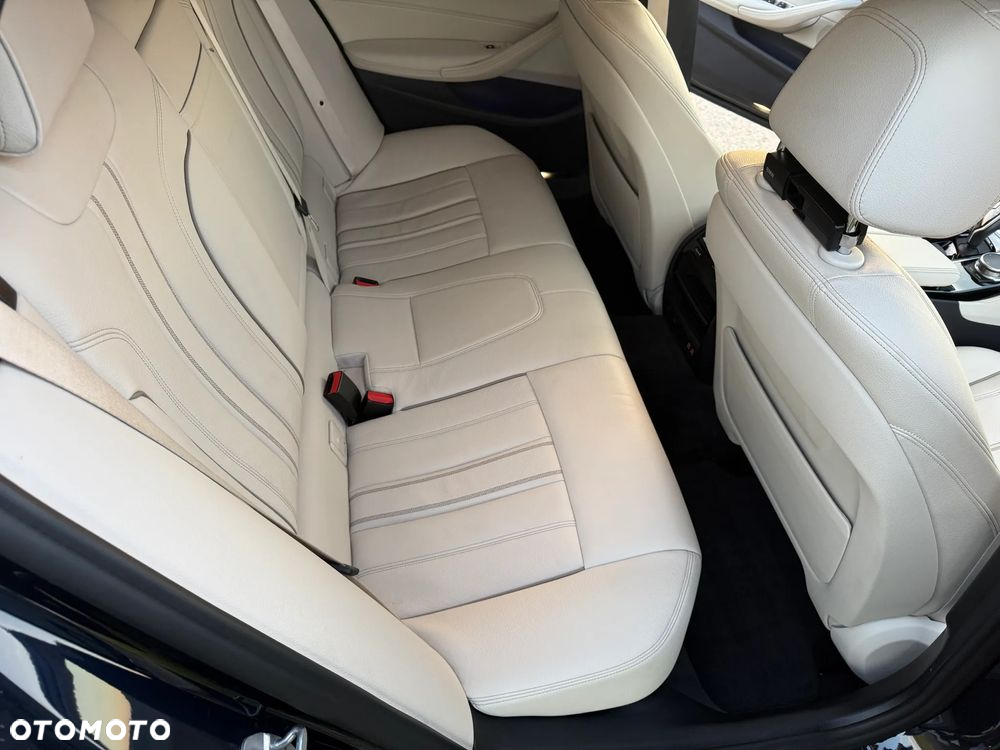 BMW Seria 5 520d Luxury Line - 16