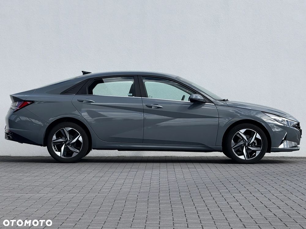 Hyundai Elantra 1.6 Smart CVT - 3