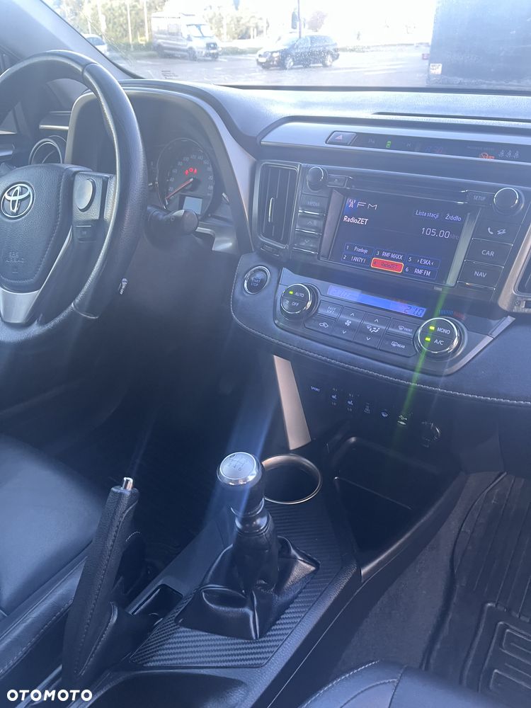 Toyota RAV4 2.2 D-4D Prestige - 12
