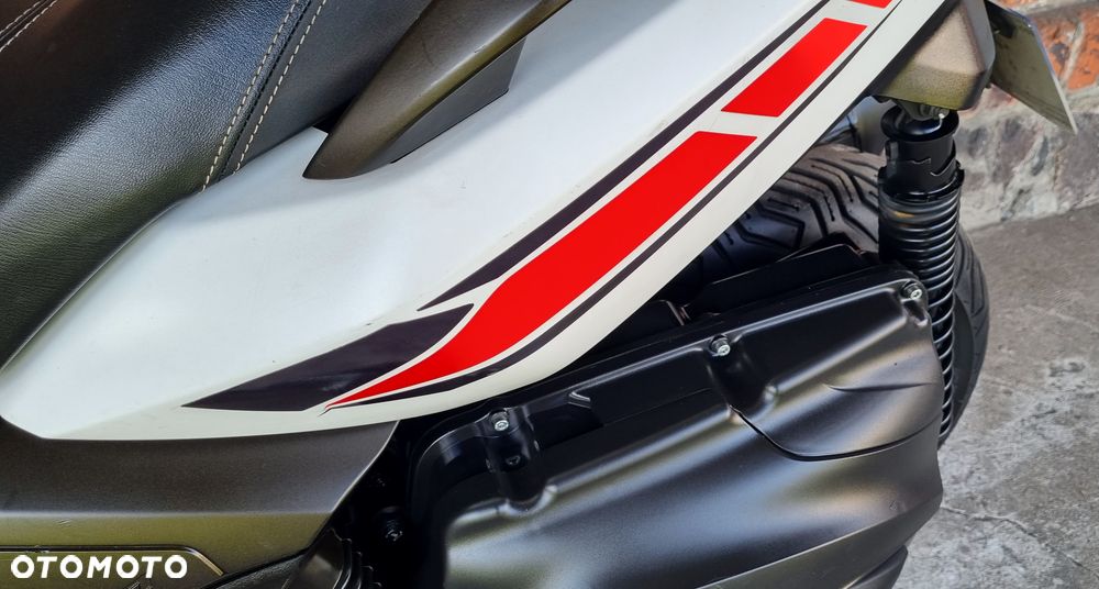 Yamaha X-max - 5