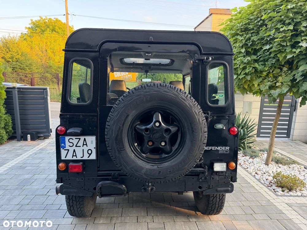 Land Rover Defender - 6