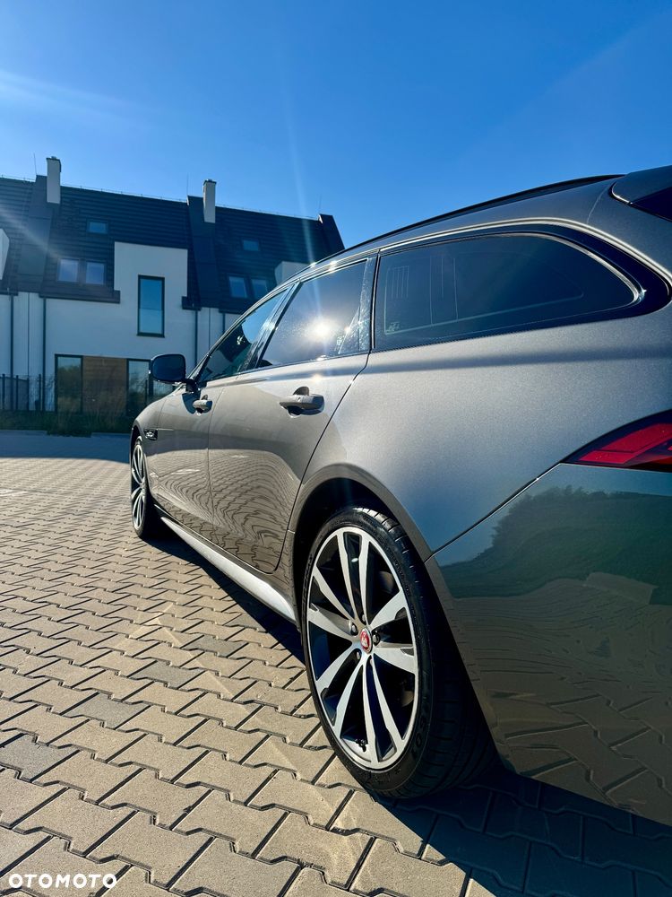 Jaguar XF 20d R-Sport - 11