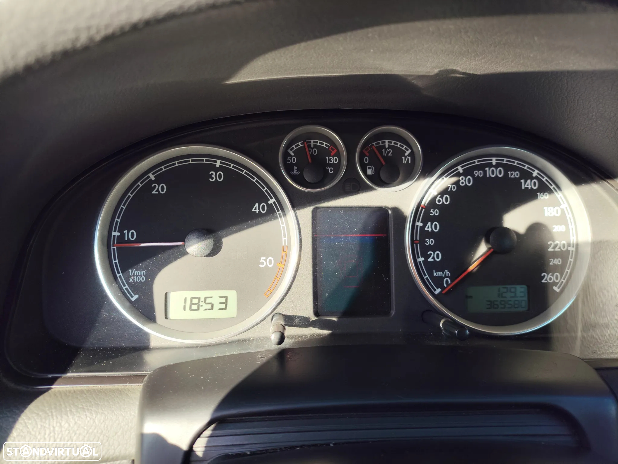 VW Passat Variant 2.0 TDi DPF Comfortline - 15