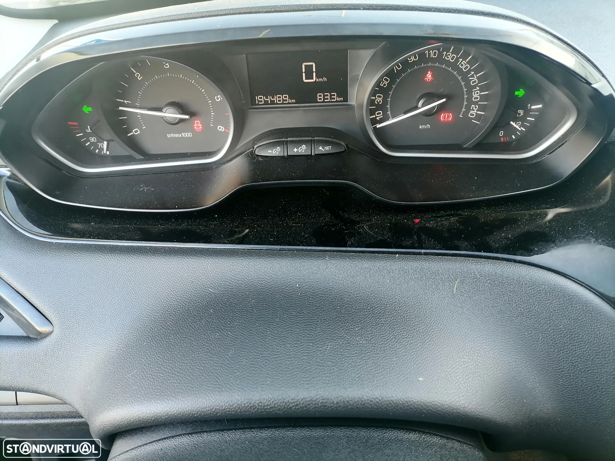 Peugeot 208 1.6 BlueHDi Style - 13