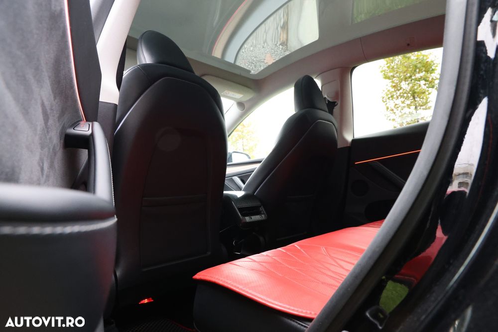Tesla Model Y Performance Dual Motor AWD - 36