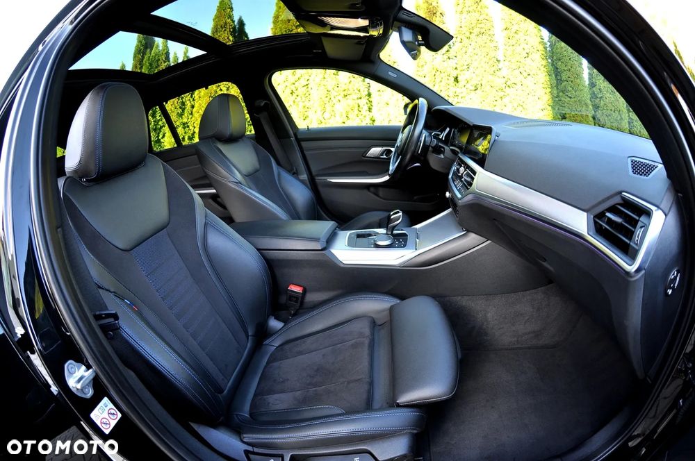 BMW Seria 3 330e xDrive M Sport - 21