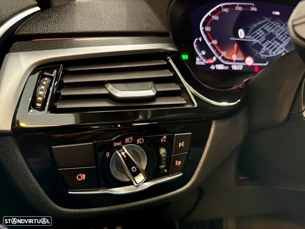 BMW 520 d Pack Desportivo M Auto - 30