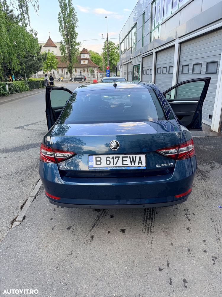 Skoda Superb 2.0 TDI DSG Ambition - 5