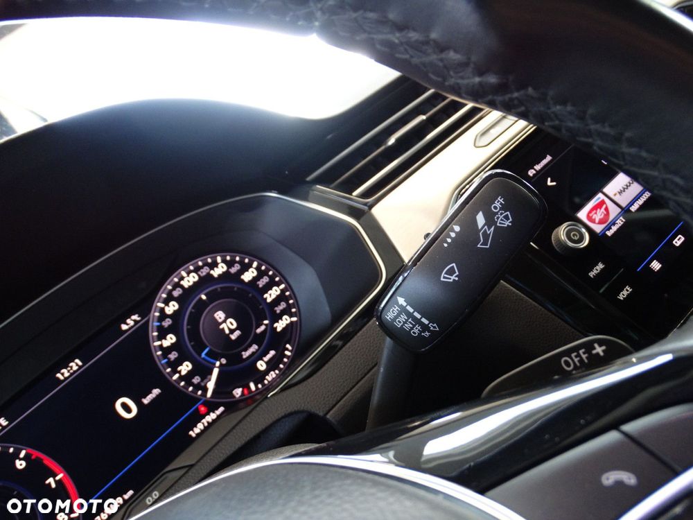 Volkswagen Passat - 23