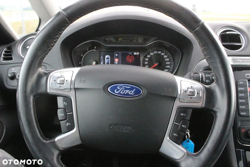 Ford S-Max 2.0 TDCi DPF Titanium - 29