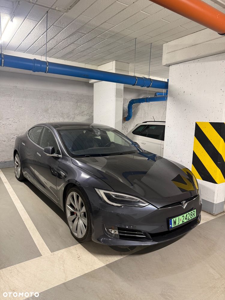 Tesla Model S - 38