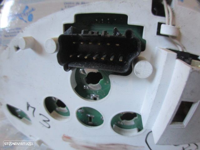 Quadrante R987AB CHRYSLER GRAND VOYAGER 4 FASE 2 LONG 2006 2.8CRD 150CV 5P PRETO KM/H DIGITAL Vidro Danificado - 6