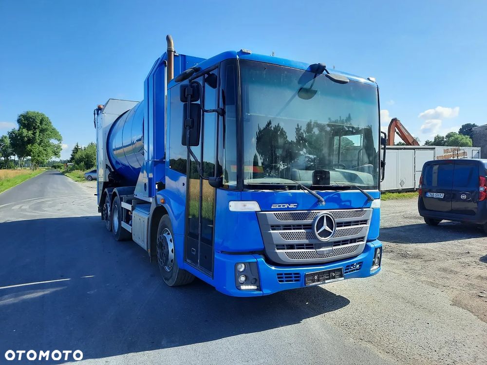 Mercedes-Benz Econic 2630 - 4