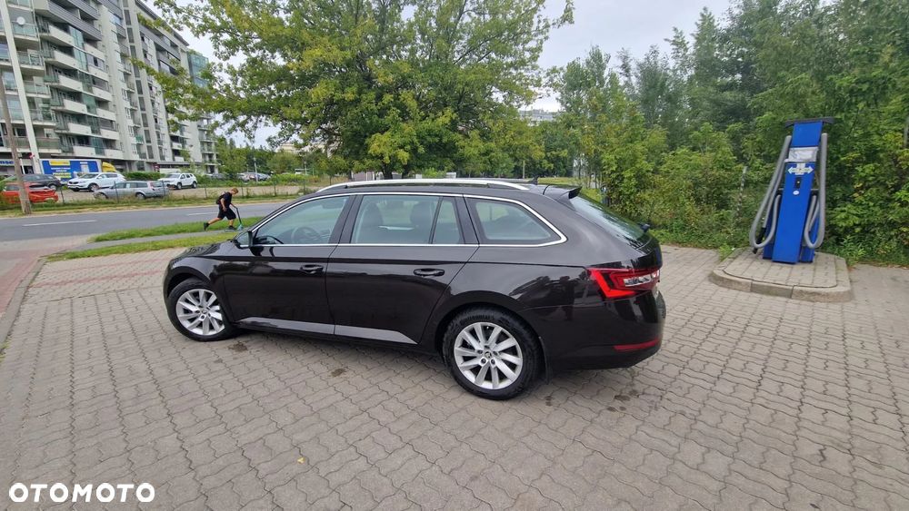 Skoda Superb 2.0 TDI Ambition - 6