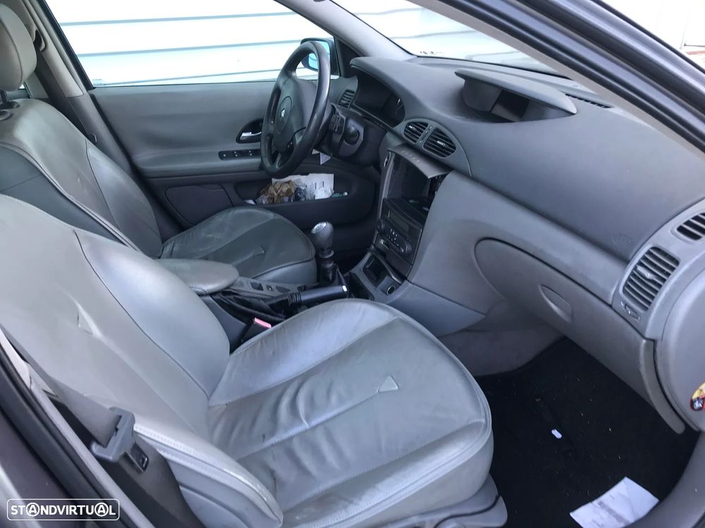 Renault Laguna Break 1.9 DCi 2004 - Para Peças - 6