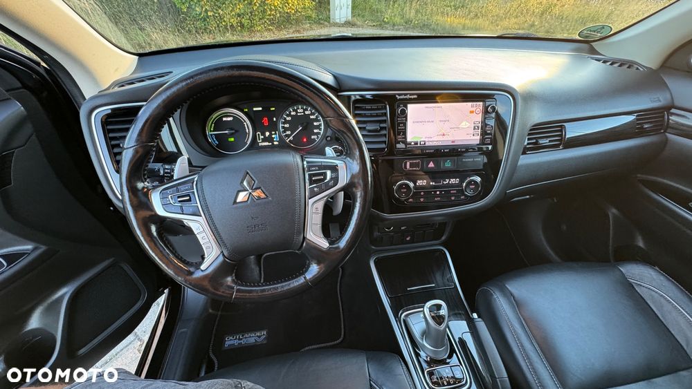 Mitsubishi Outlander 2.0 4WD Top - 21