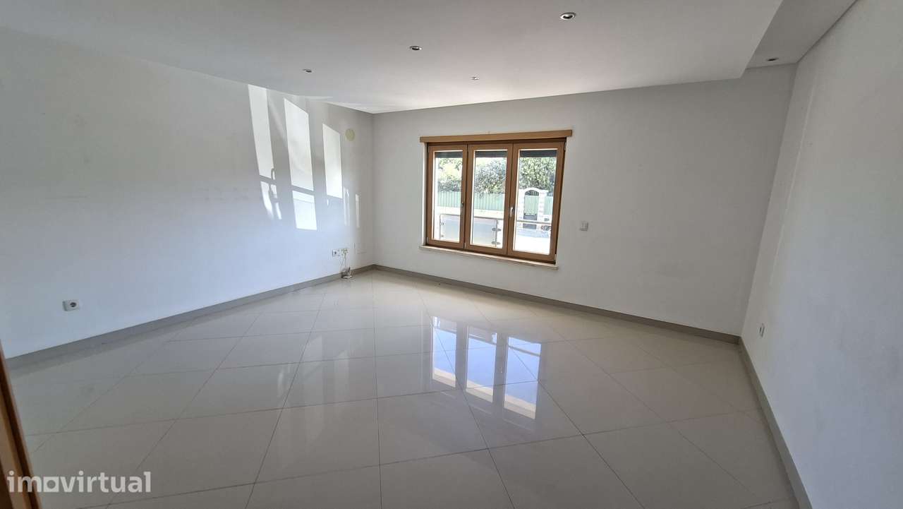 Apartamento T4  com 160m2 com arrecadação no Pinhal Novo. - Grande imagem: 3/17